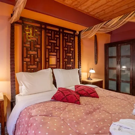 οντάς και Πανσιόν Αράχωβα